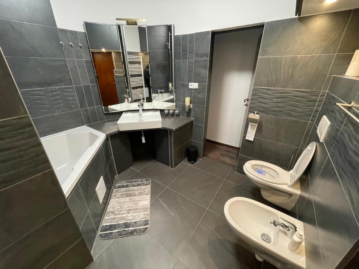 Stylove Apartmanky Frydek-Mistek Bagian luar foto